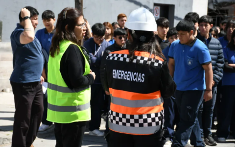 La Municipalidad continúa realizando simulacros de sismos en las escuelas