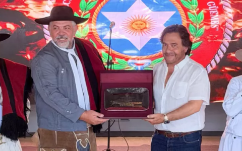Sáenz acompañó los 80 años de los Gauchos de Güemes: “El legado del General se mantiene vivo en cada fortín de Salta”
