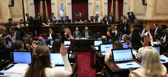 El Gobierno cumplió un doble objetivo en el Senado: aprobó proyectos de promoción de inversiones y contentó a aliados
