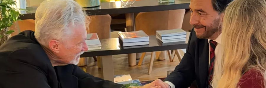 El Gobernador reafirmó en París el compromiso con la búsqueda de la verdad por el crimen de las turistas francesas