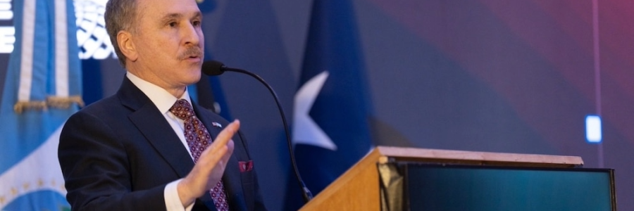 “Veremos qué pasa después”: el embajador de Estados Unidos anticipó USD 20.000 millones en inversiones hasta 2027