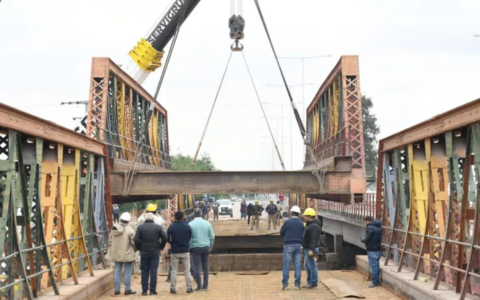 Puente de Vaqueros: Saénz marcó el avance en la modernización de la infraestructura vial metropolitana