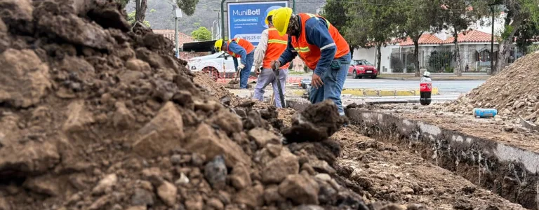 Orden y Seguridad: avanzan con la colocación de semáforos en 20 puntos de la ciudad